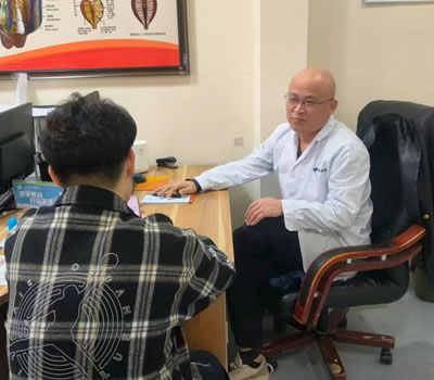 阿里地区|男科医师高朋磊：守护男性健康，专业男科诊疗